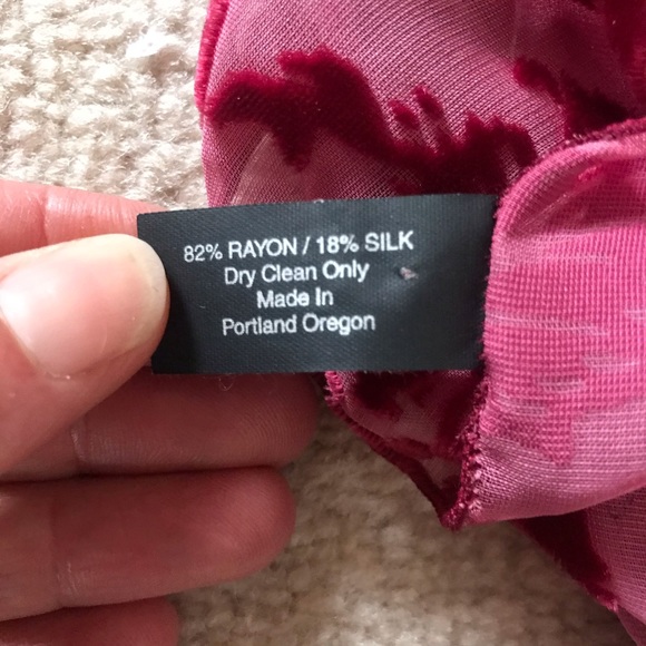 Dana Herbert Red Scarf with soft velvet flowers - Picture 3 of 3